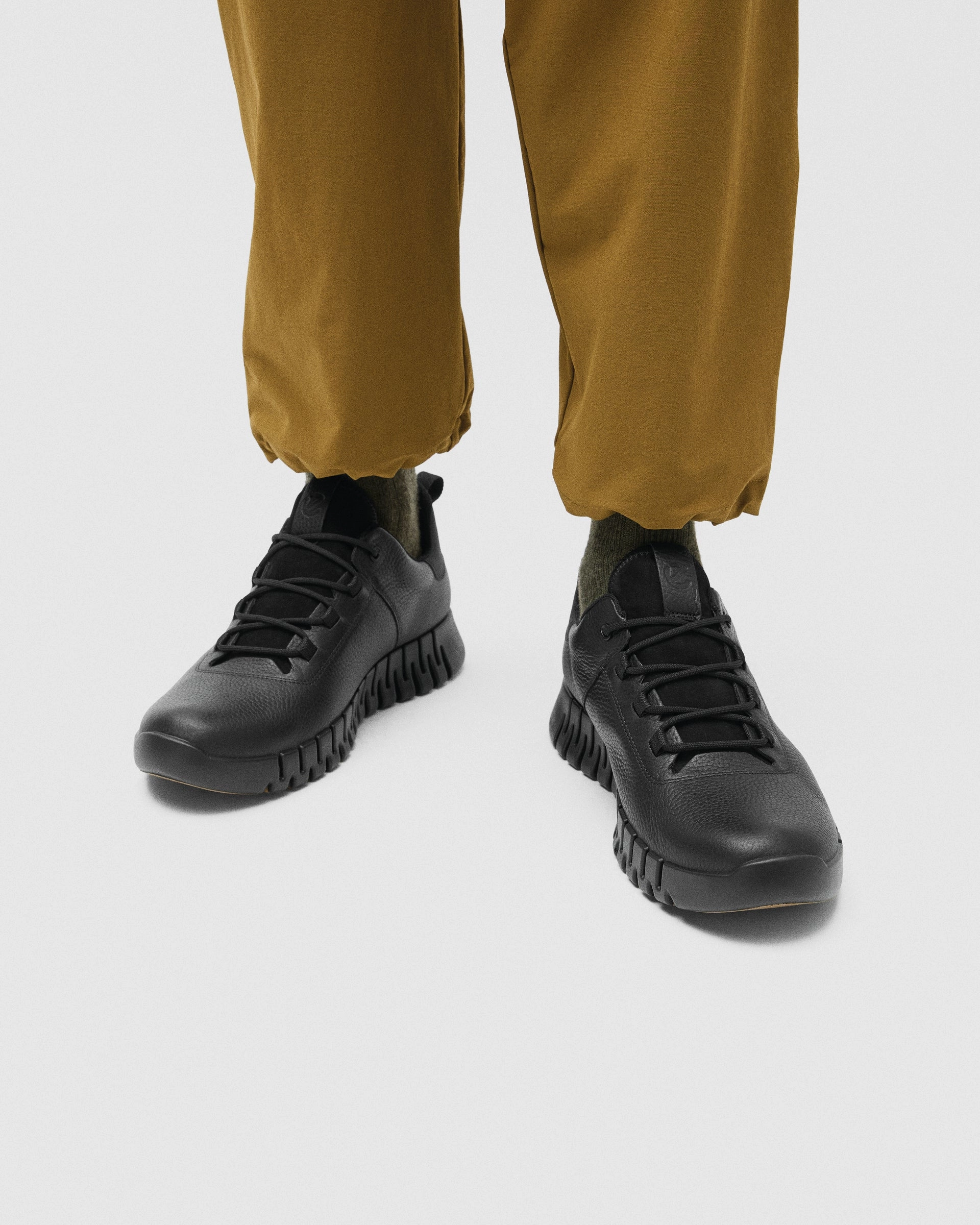 Men's Gruuv - Black Relaxed Design Soft Hike