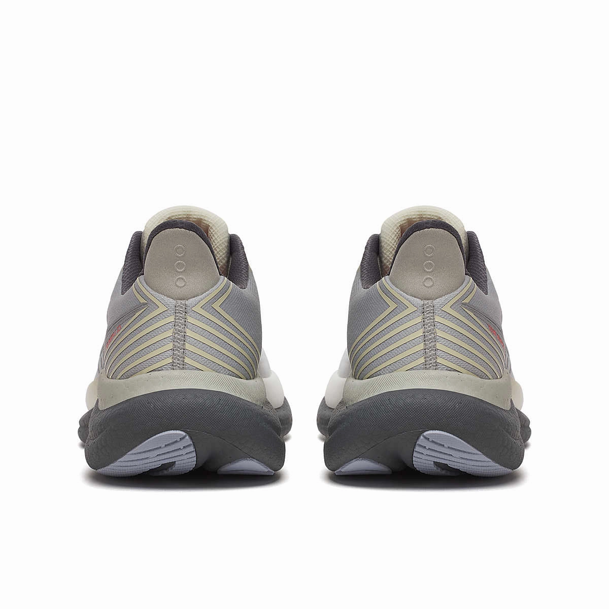 Bold Color Scheme Hexagonal Lug Pattern Men's Triumph 23 - Grey / Shadow Black