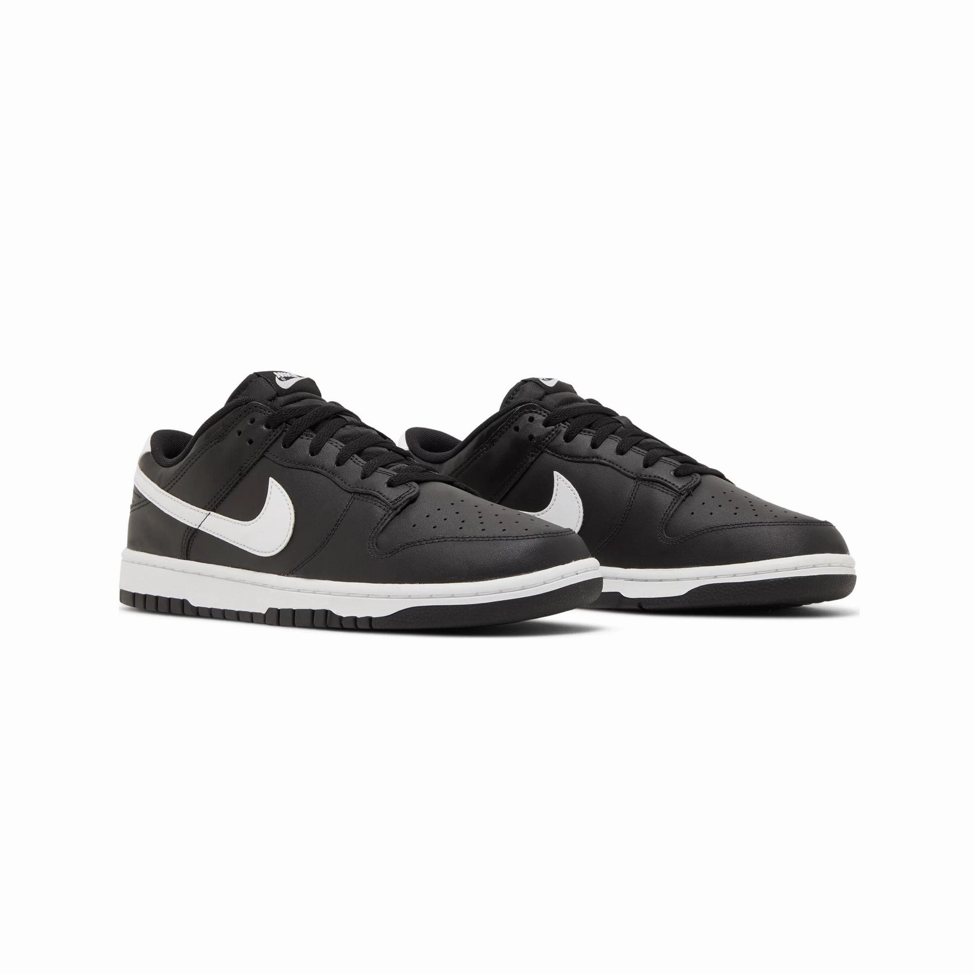 Route Walk Nike Dunk Low 'Black Panda 2.0' (2023)