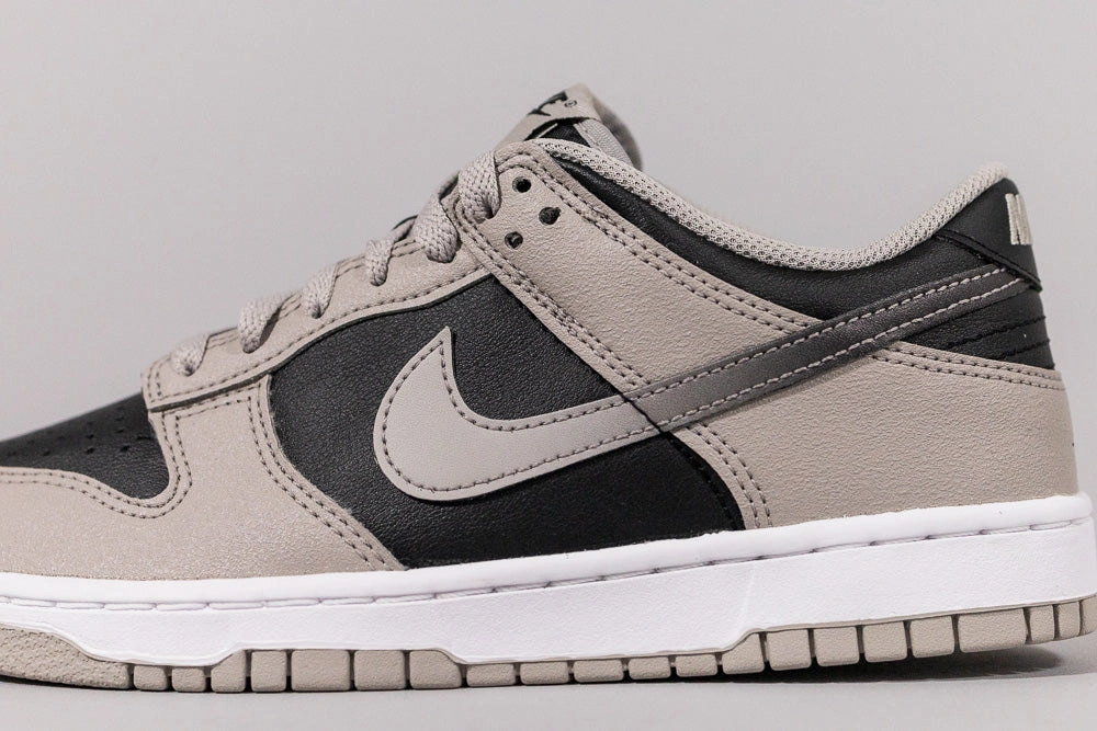 Nike Dunk Low 'College Grey' (GS) Water resistant coating