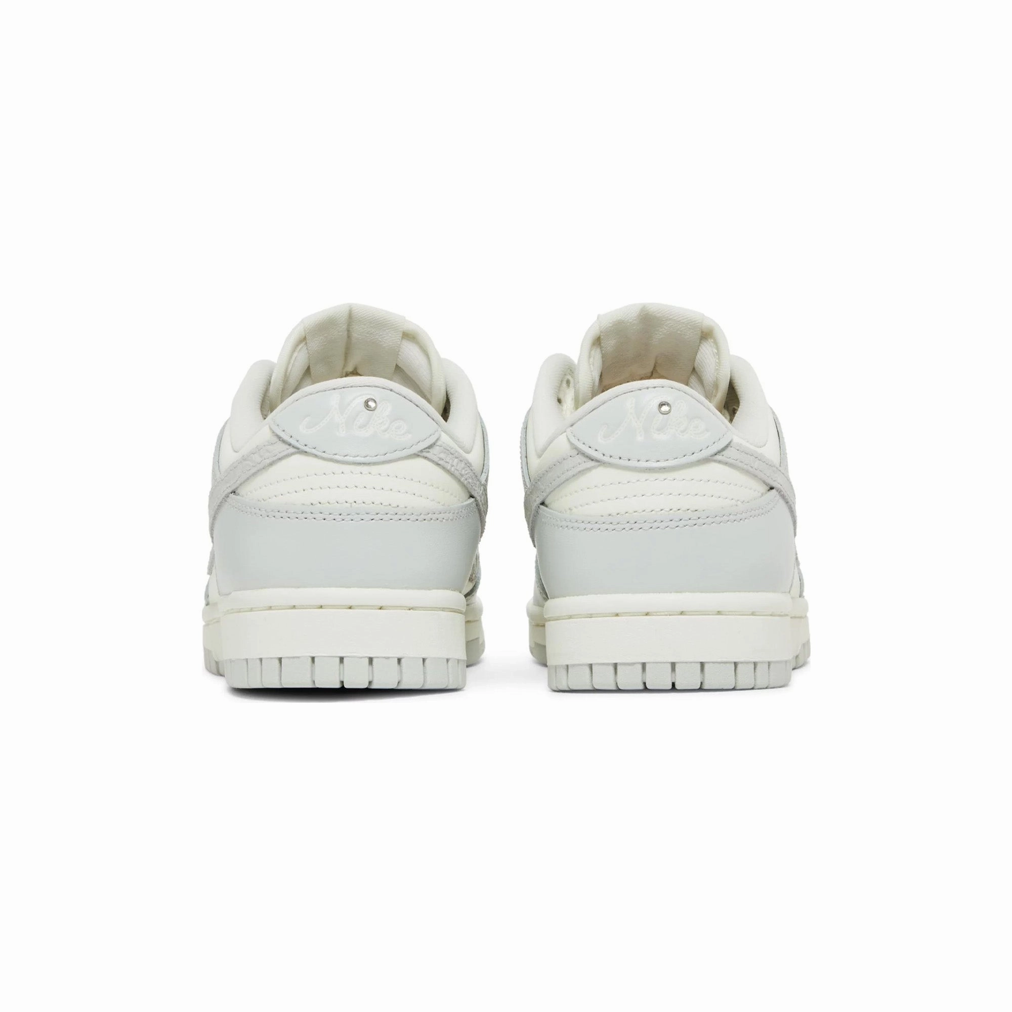 School Jog Nike Dunk Low 'Needlework Sail Aura' Women's (2023)