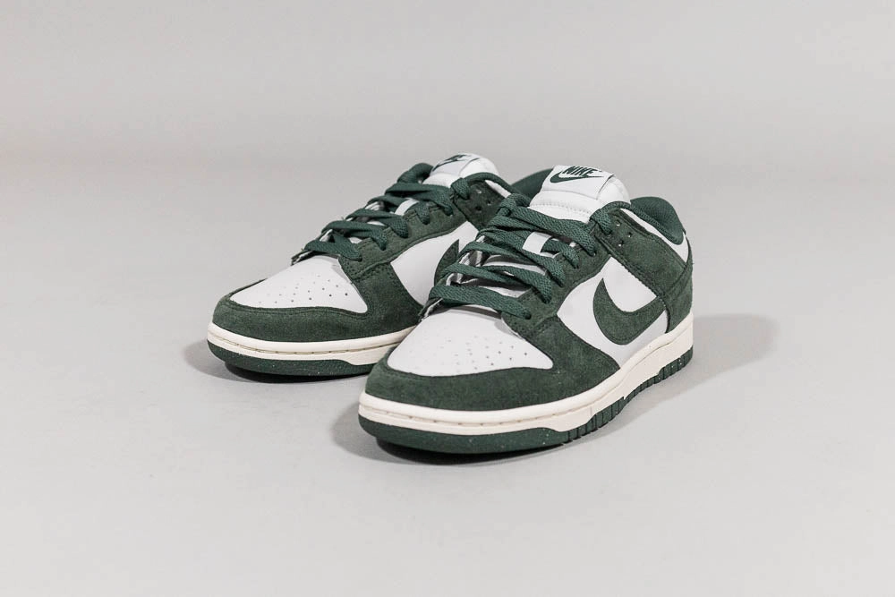 Sporty Style Nike Dunk Low Next Nature 'Vintage Green'