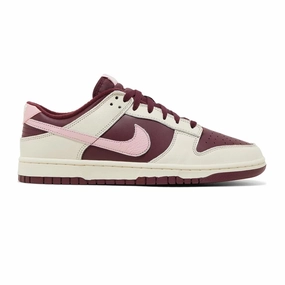 Balanced Walk Alley Walk Nike Dunk Low Retro PRM 'Valentine's Day' (2023)