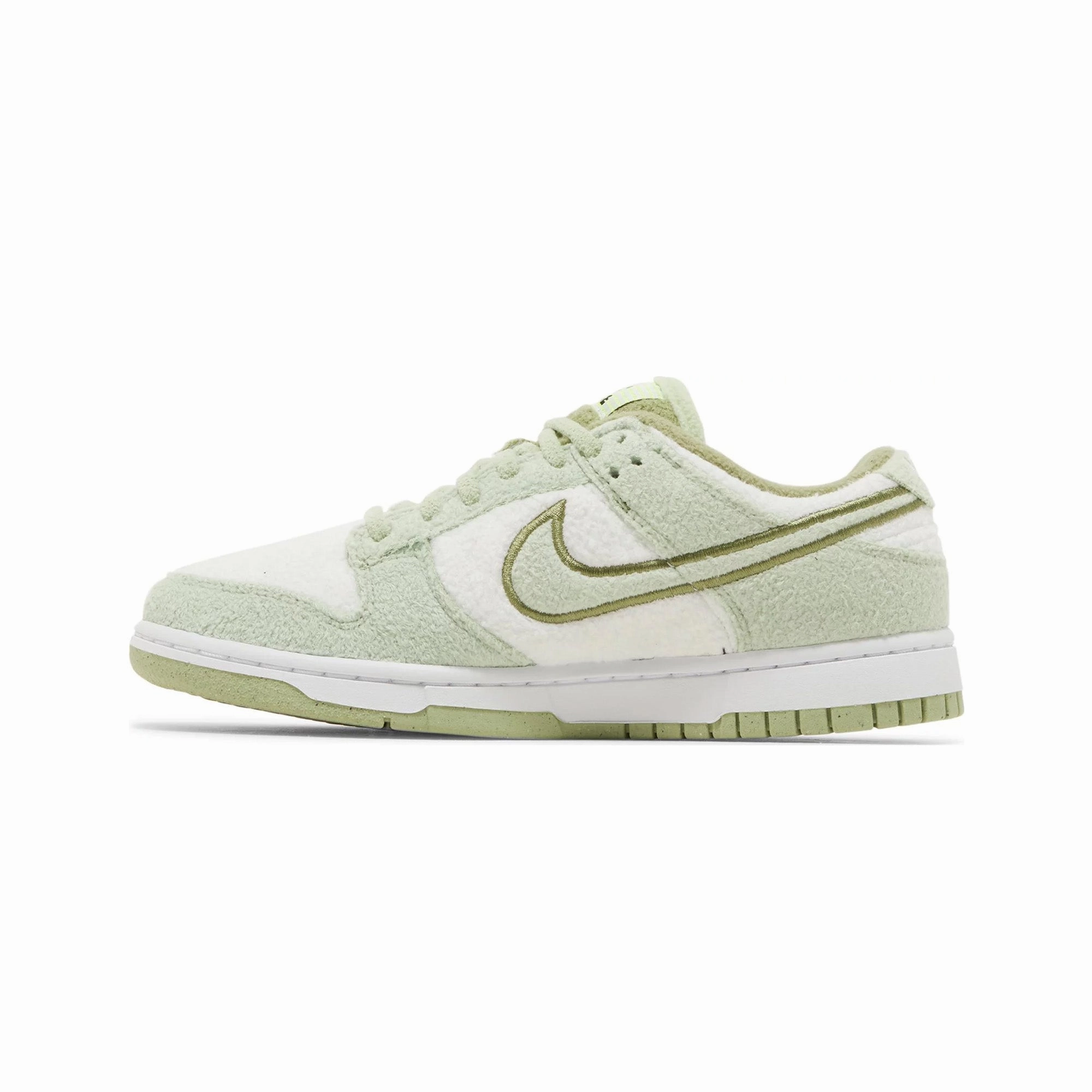 Nike Dunk Low SE Fleece Pack 'Honeydew' Women's (2022) Cush Feel Star Path