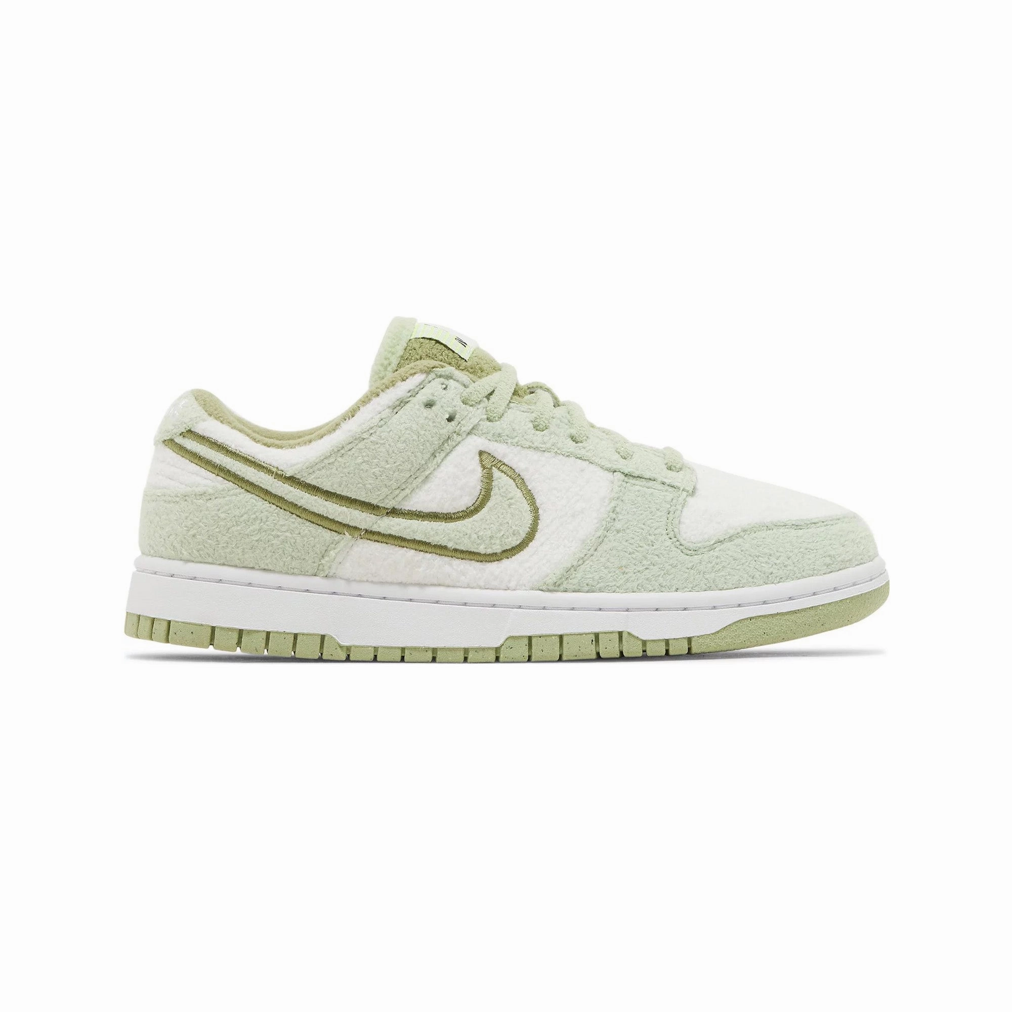 Mood Match Nike Dunk Low SE Fleece Pack 'Honeydew' Women's (2022)