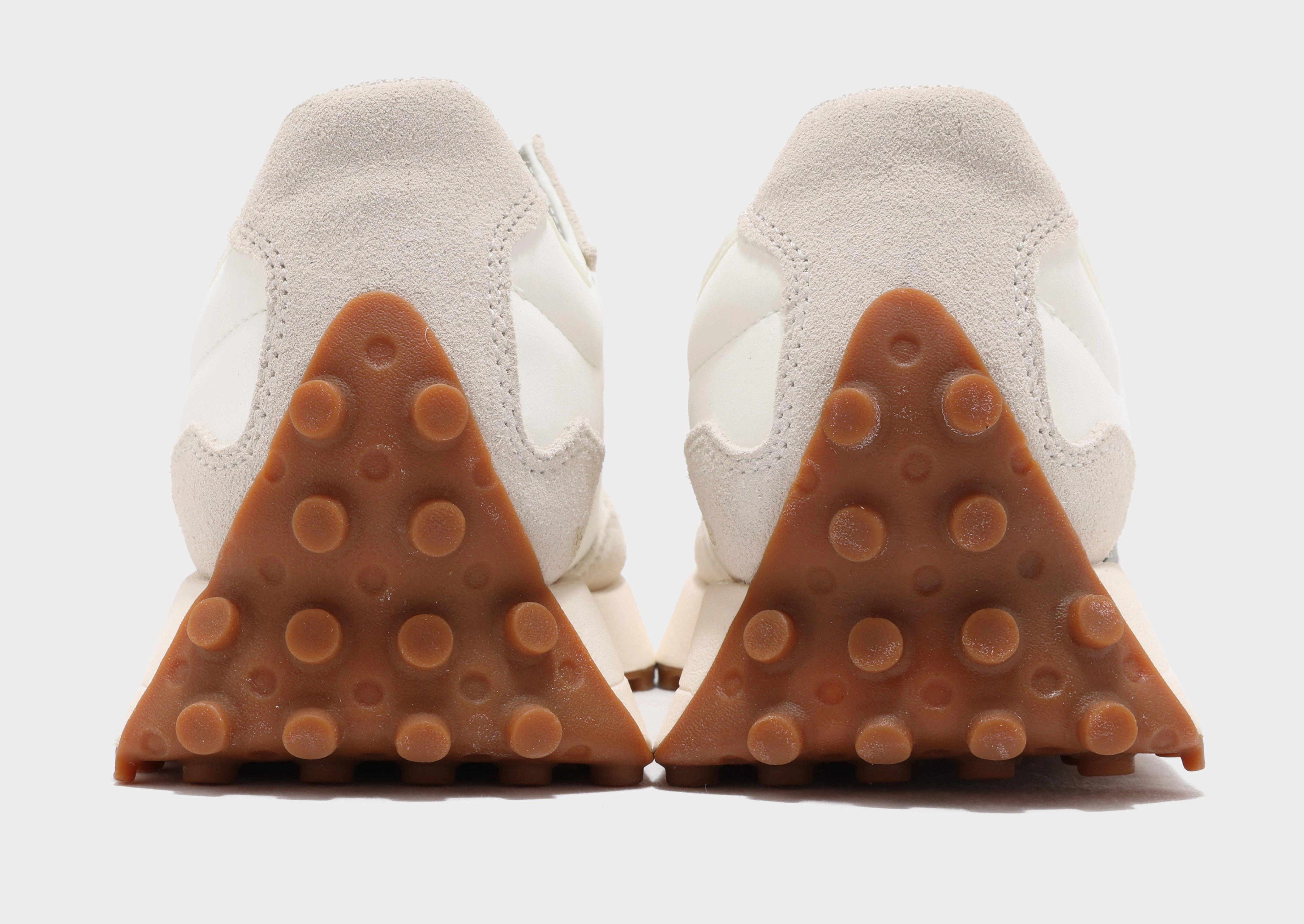 327 Enormous quality rainy