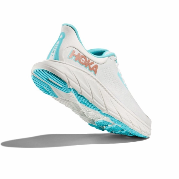 HOKA Women's Arahi 7 (Medium Width) White/Gold heel - support - mechanism - firmness shoes Training Use