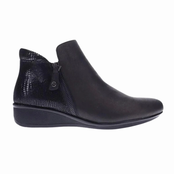 Revere Women's Damascus Bootie Wide Black Durable Shell Stylish Explorer Athletic Wear