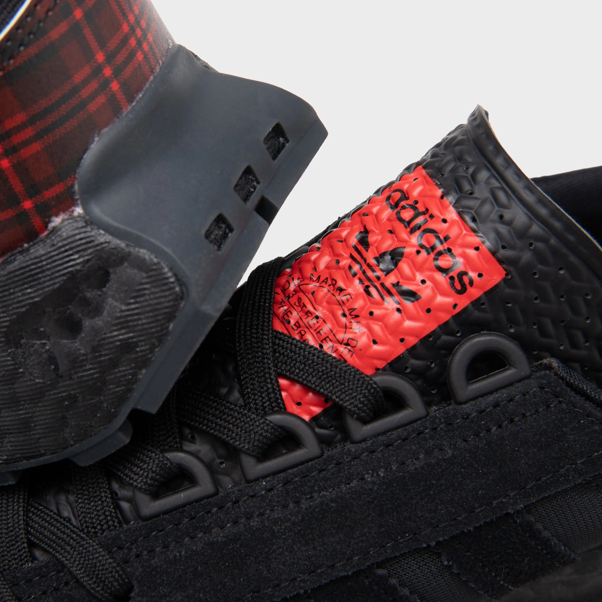 Contoured Footbed Support adidas Originals Retropy E5 Core Black / Vivid Red - Core Black