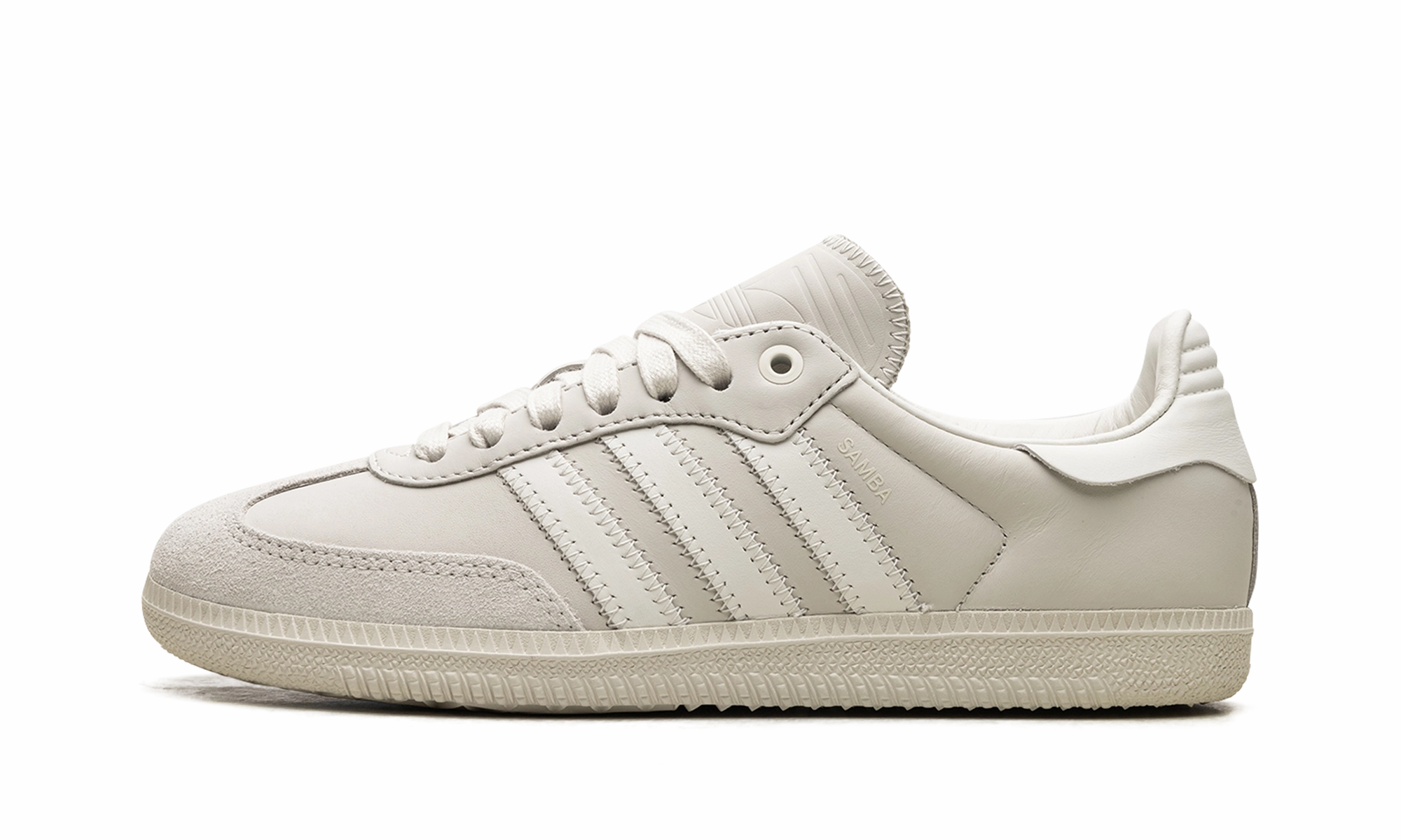 Neutral Colors night stroll Samba "Pharrell Williams - Cloud White"