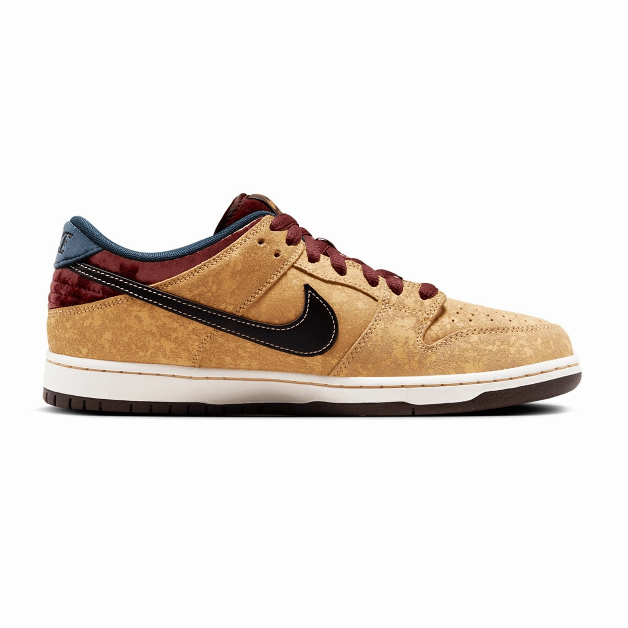Plain Step Spin Hike Nike SB Dunk Low 'City of Cinema' (2024)