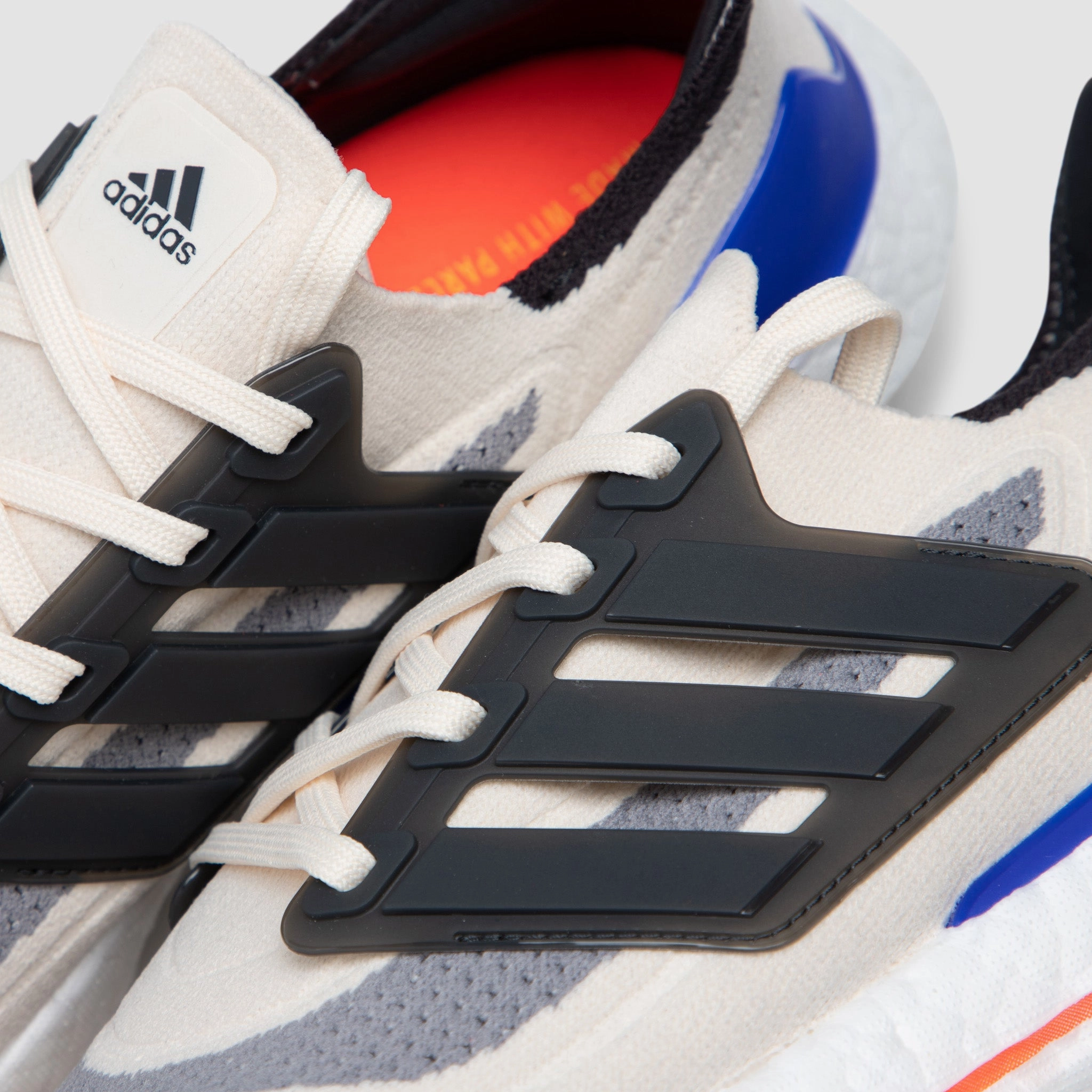 Reinforced Achilles Pad CushionedInsole adidas Ultraboost 21 White / Carbon - Solar Red