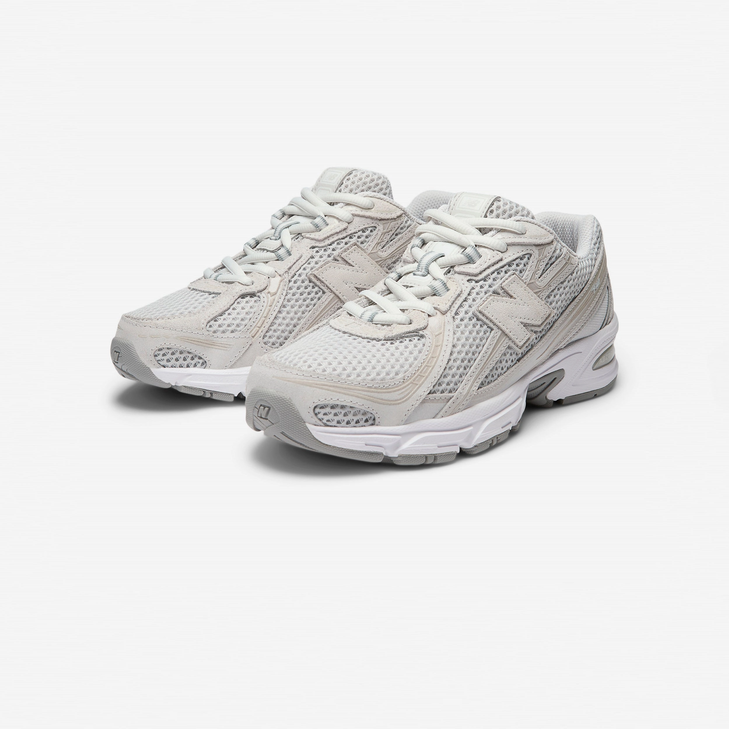 Fit Ready Sleek cushioning 740