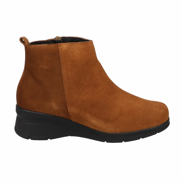 Sovella Women's Aryss Boot Tobacco City Trek