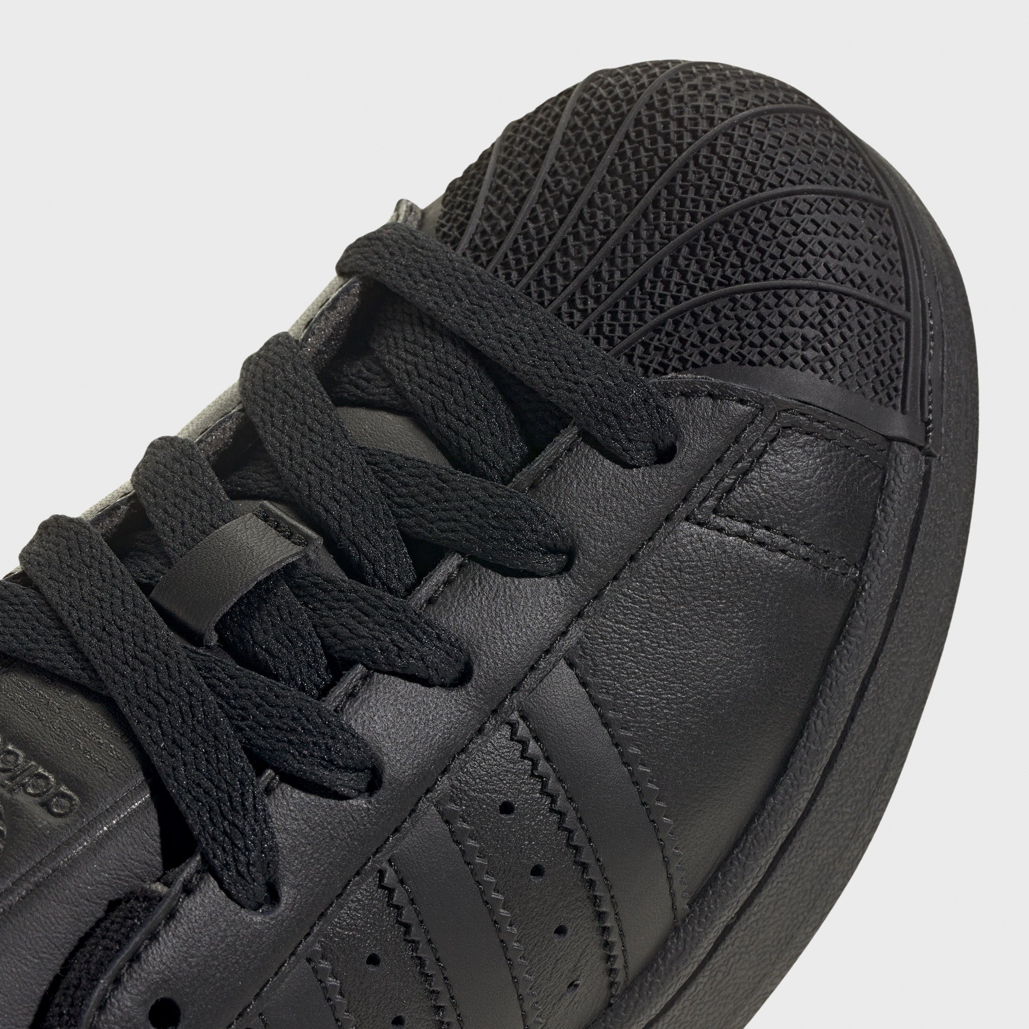Comfortable Walk Multi-Terrain adidas Juniors' Superstar II Core Black / Core Black - Core Black
