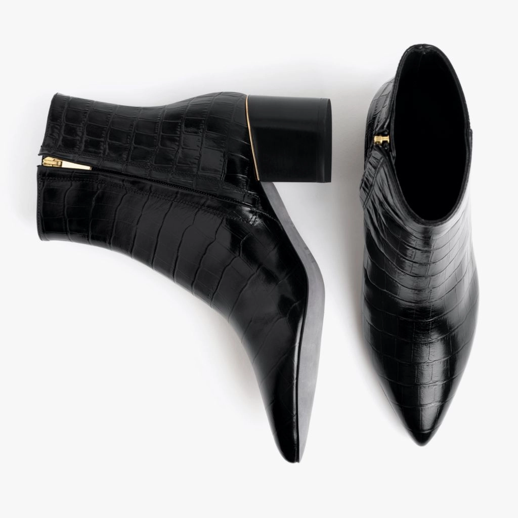 Mud Resistant Daily Walks Odor Control Technology Luna | Black Croco