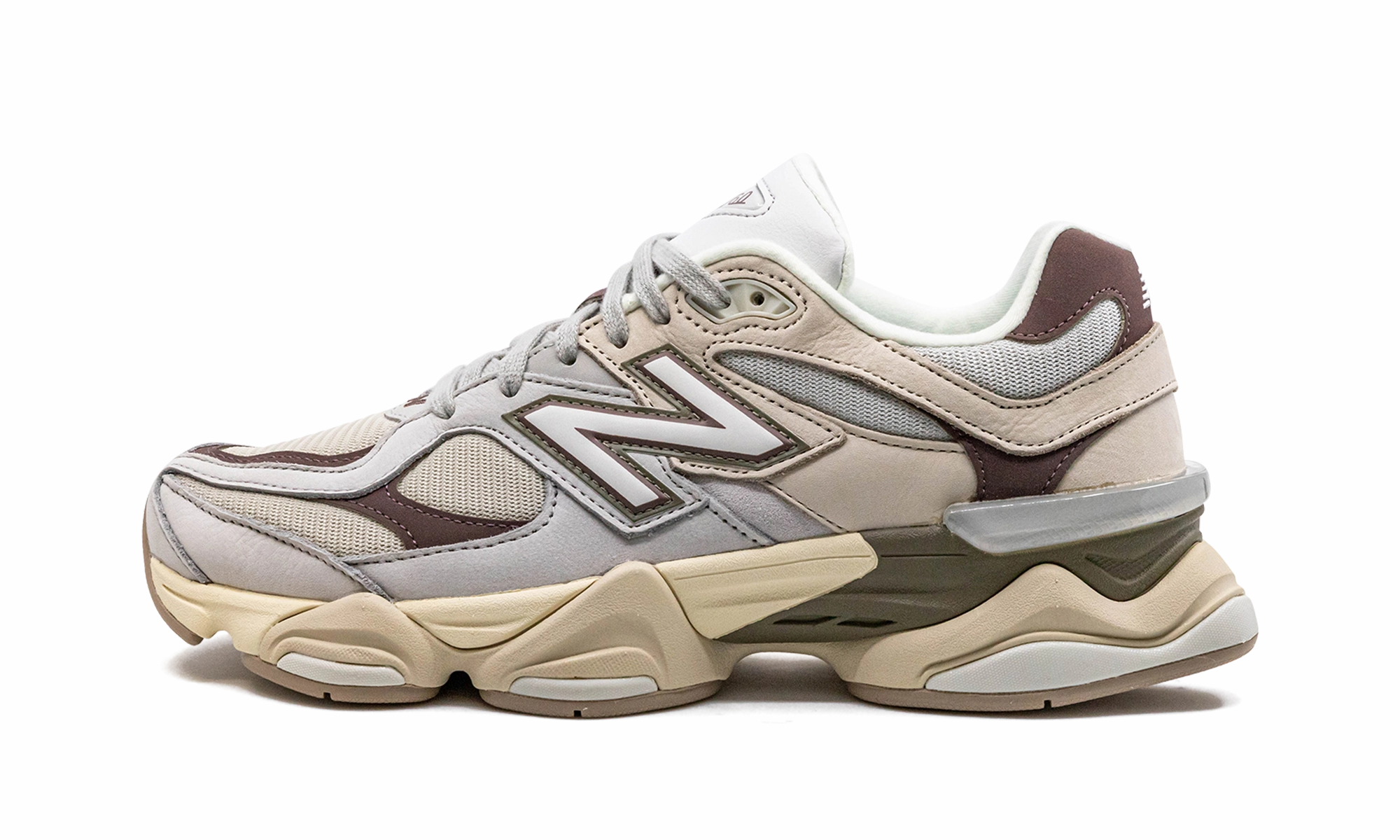 9060 "Grey Matter / Timberwolf" branded running shoes Dirt - road running