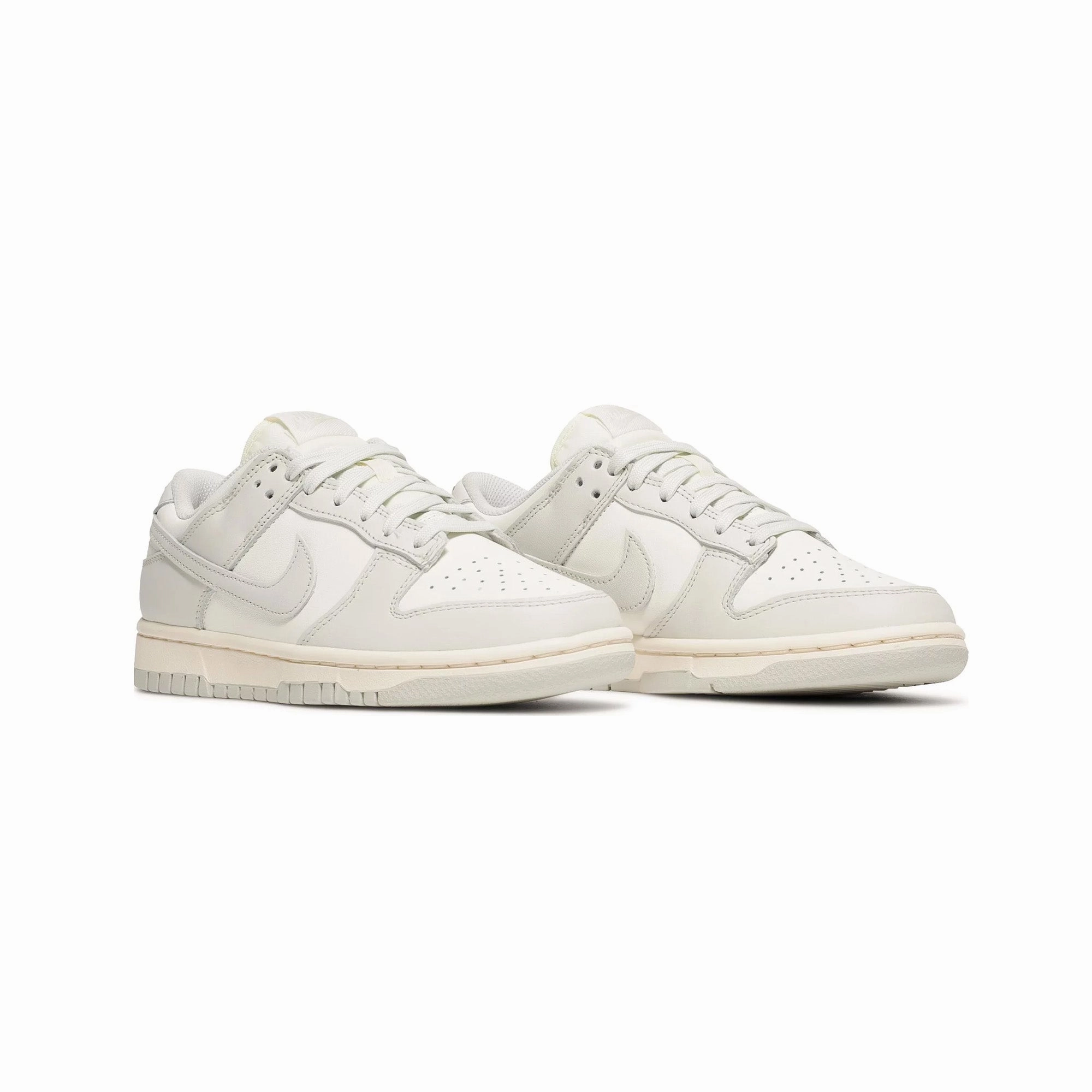 Nike Dunk Low 'Sail Light Bone' Women's (2021) Adjustable Flex support