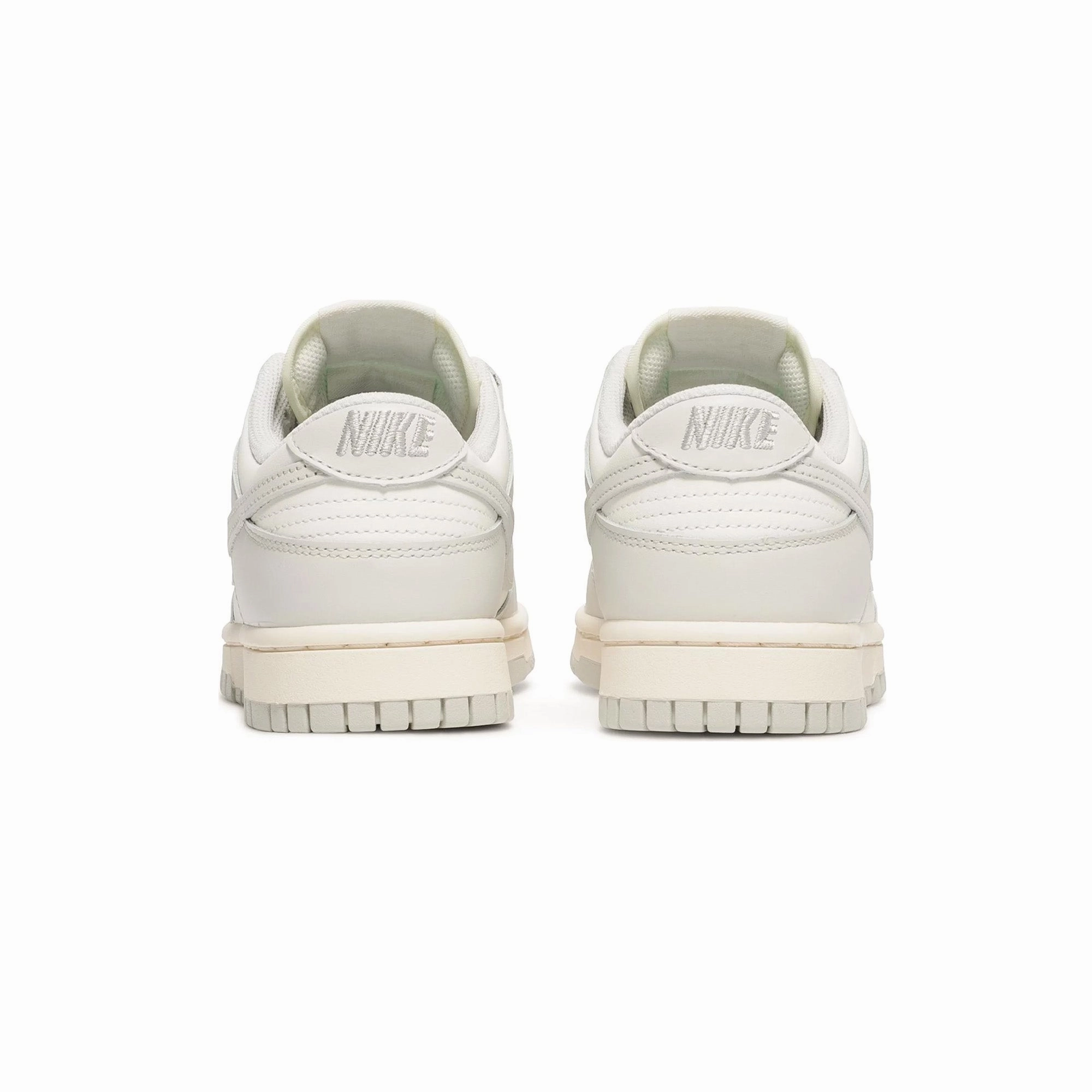 Smooth ride Nike Dunk Low 'Sail Light Bone' Women's (2021)