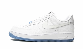 AIR FORCE 1 LO WMNS "UV Reactive Swoosh" Foot Form