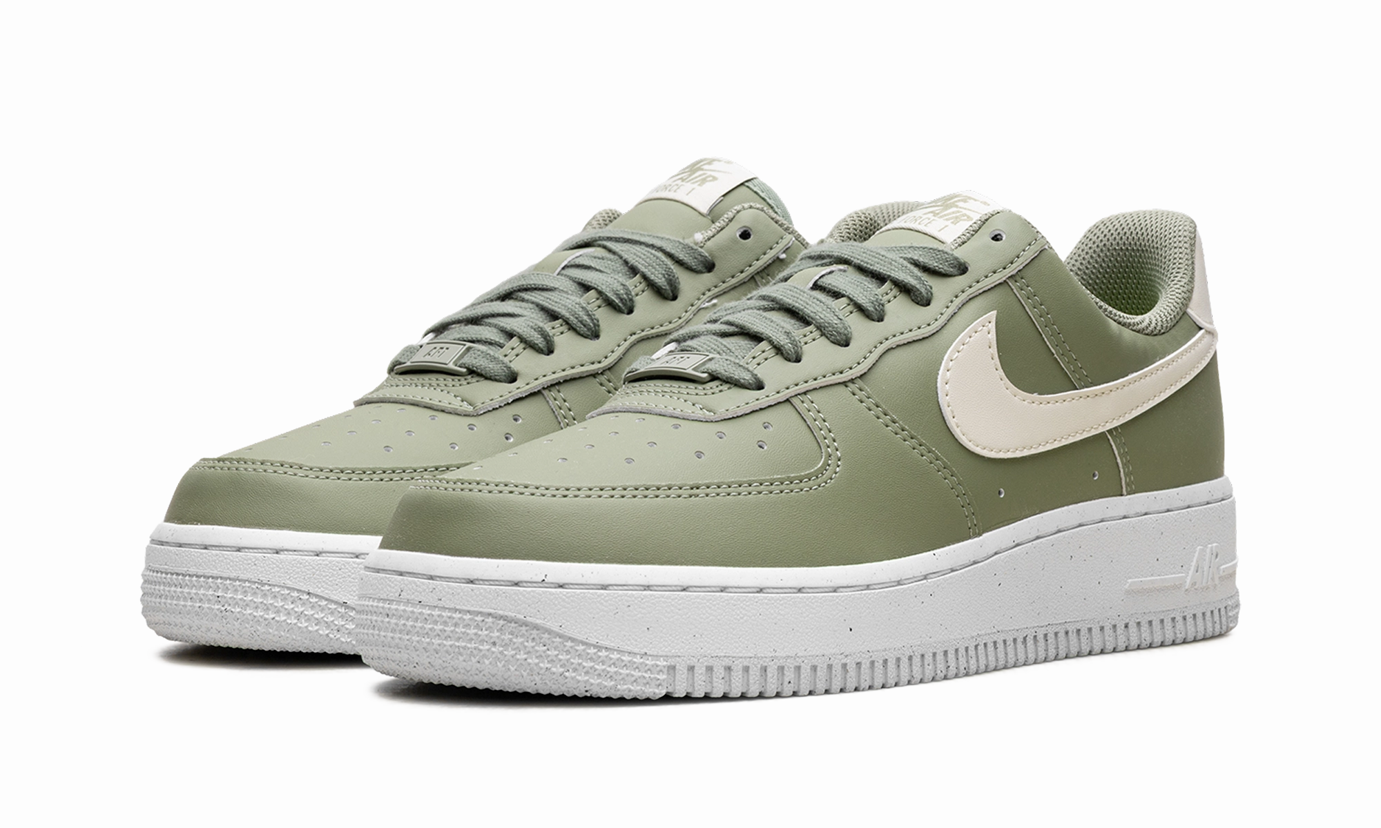 Air Force 1 '07 Next Nature WMNS "Oil Green" Club Jog