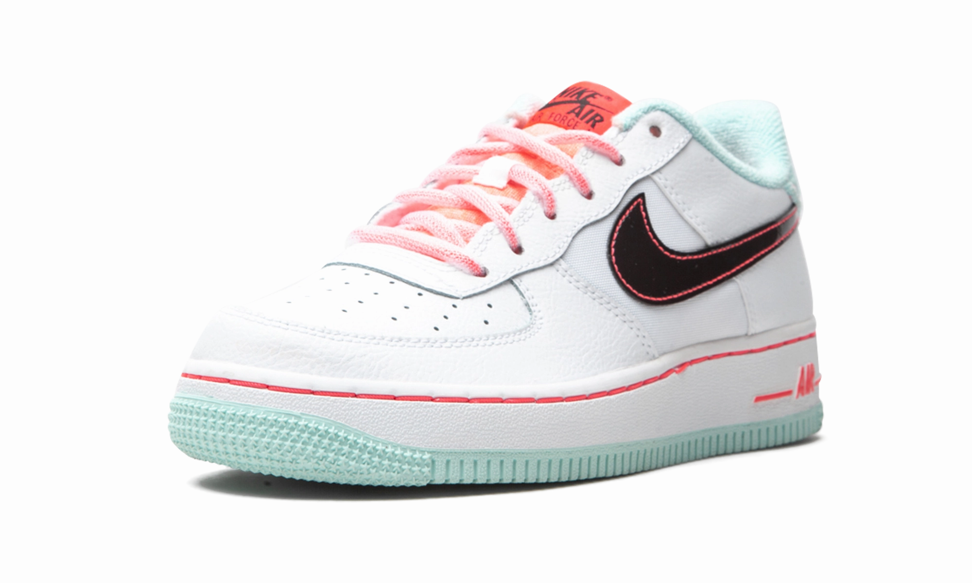 Air Force 1 '07 LV8 GS "White / Atomic Pink" Function Meets Urban Activity