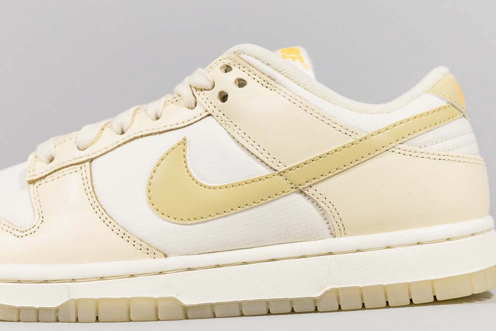 No Squeeze Unisex Design Women's Nike Dunk Low 'Muslin and Team Gold'