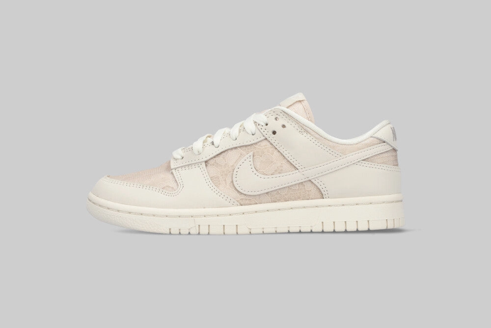 Women's Nike Dunk Low 'Soft Pearl Punch Step Zip Closure